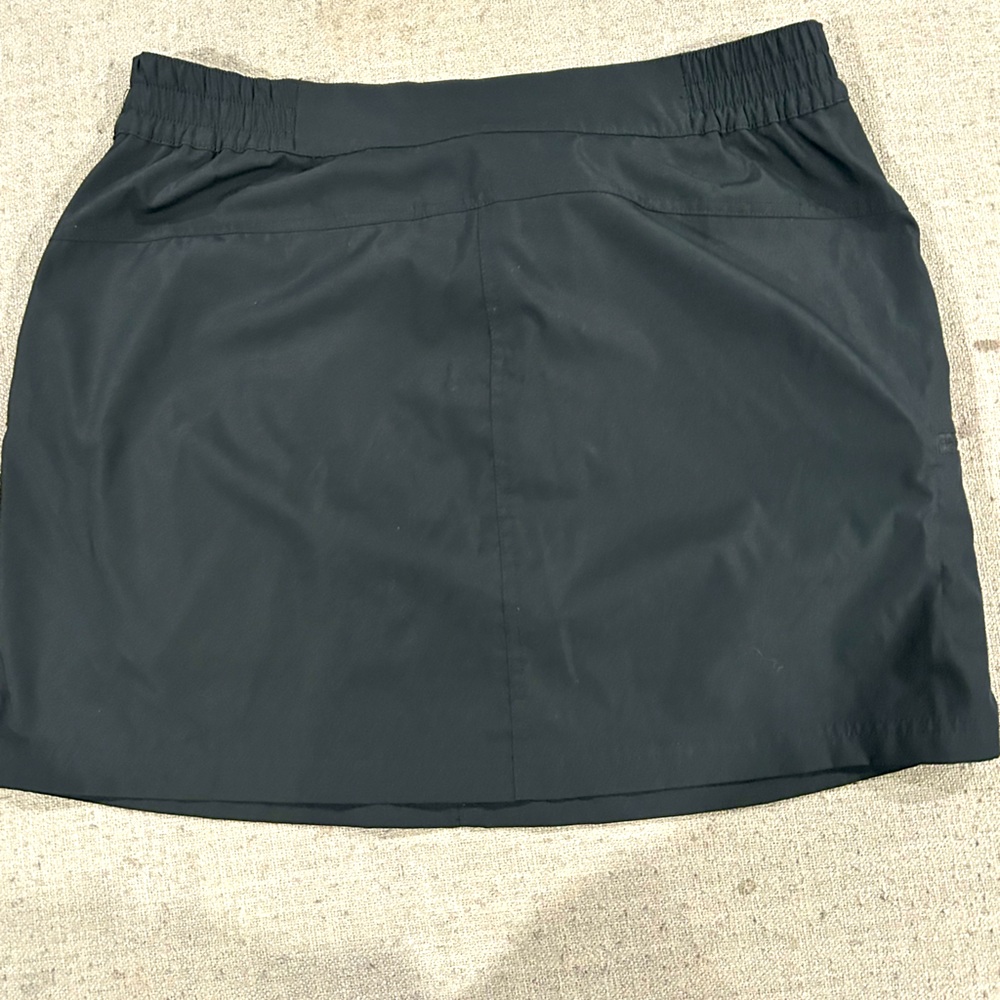 Black skirts size L